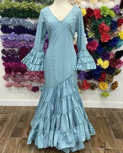 LBF Traje flamenca IRENE perfeorado verde jabonoso. Talla 44