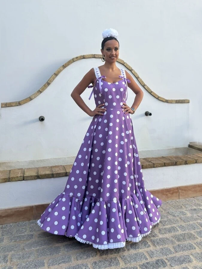 LBF Traje de flamenca Bata tirantas perforada. Talla 44