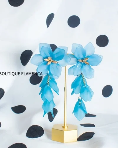 Pendientes flor azul pavo con hojas
